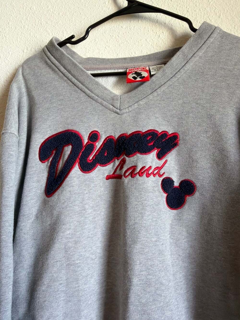 Mickey Inc. Disneyland V-Neck Embroidered Sweatshirt Size L - Picture 3 of 5
